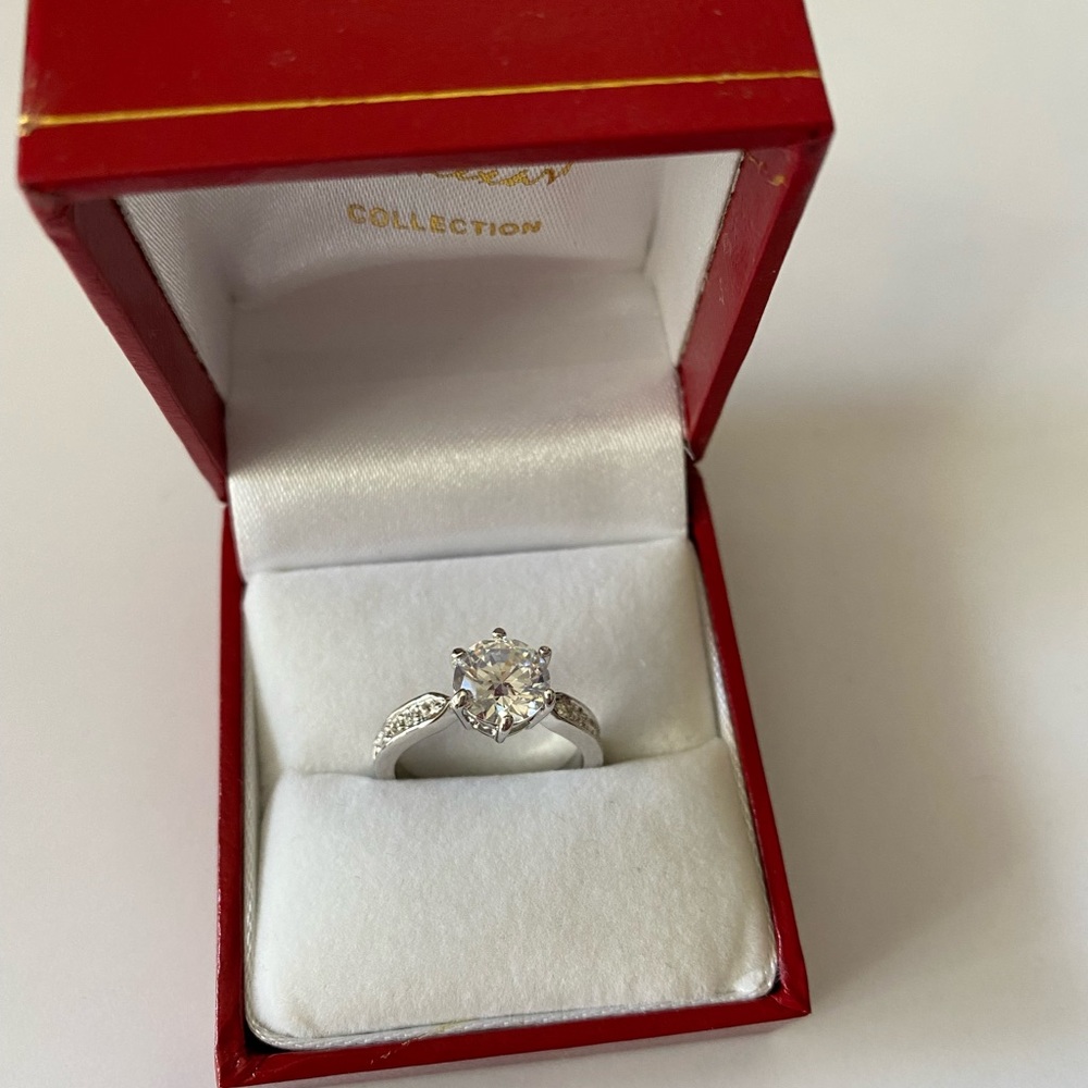 Diamond ring